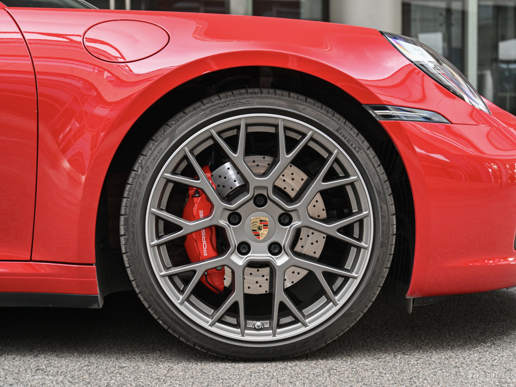 衛(wèi)紅保時(shí)捷911車身外觀圖片