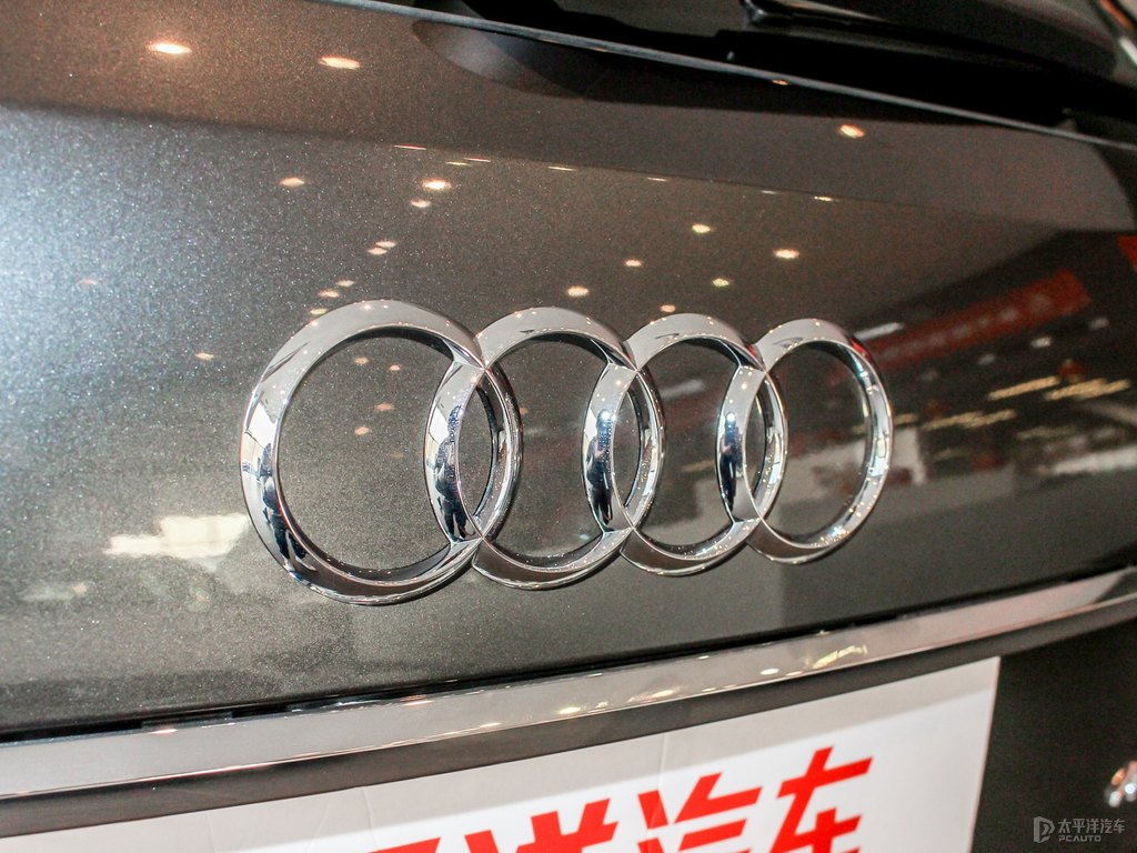 天云灰?jiàn)W迪A6(進(jìn)口)車尾外觀圖片