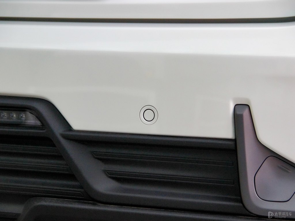 白領(lǐng)克03車(chē)尾外觀(guān)圖片