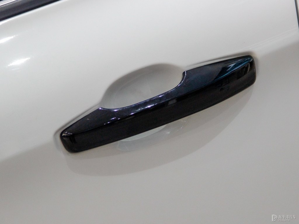 白領(lǐng)克03車身外觀圖片