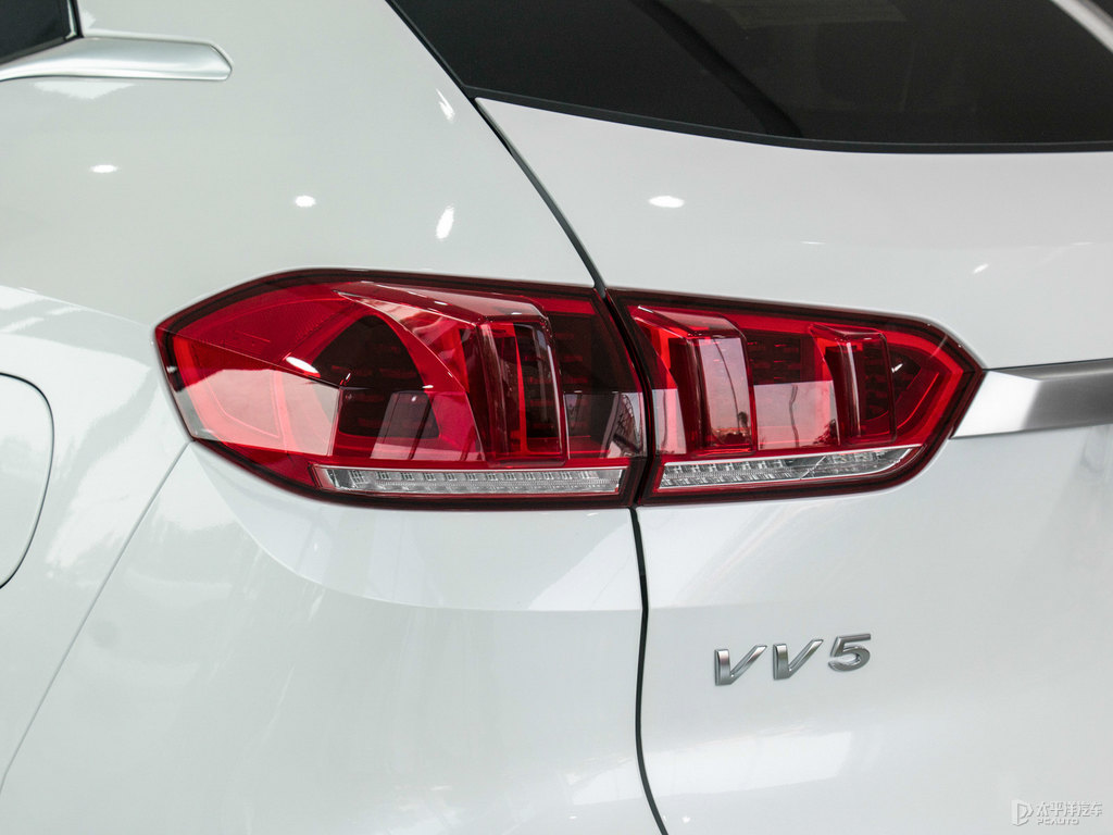 雪域白魏牌 VV5車尾外觀圖片