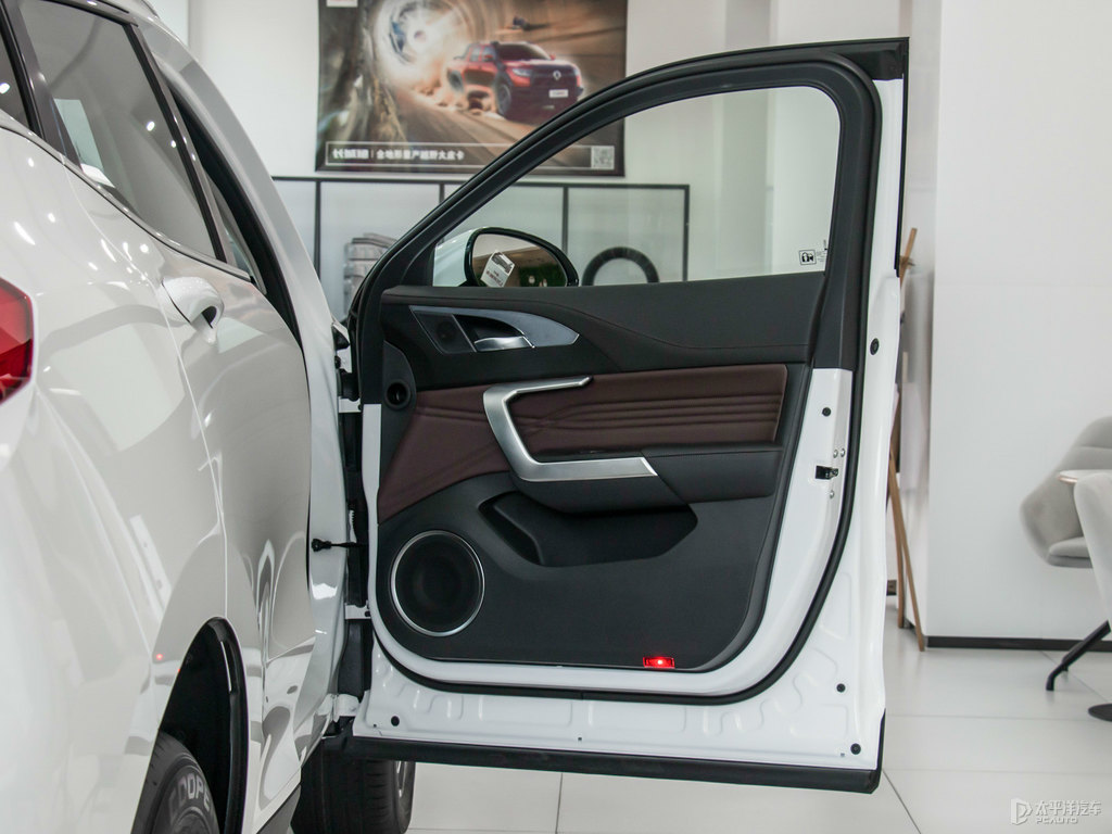 雪域白魏牌 VV5車廂內(nèi)飾圖片
