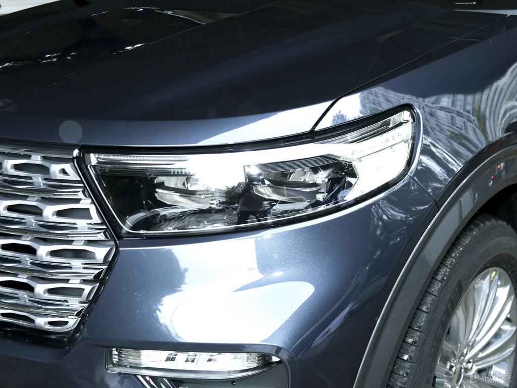 佩托湖藍(lán)探險(xiǎn)者車(chē)頭外觀圖片