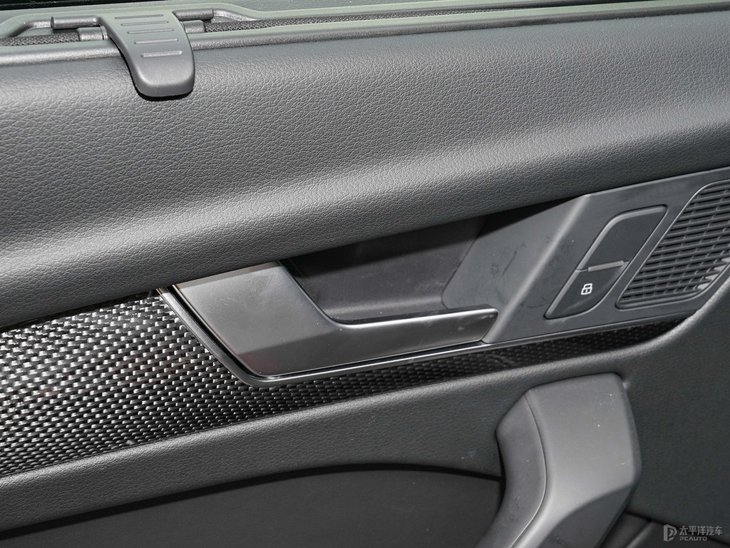 斗牛士紅奧迪Q5L Sportback車廂內(nèi)飾圖片