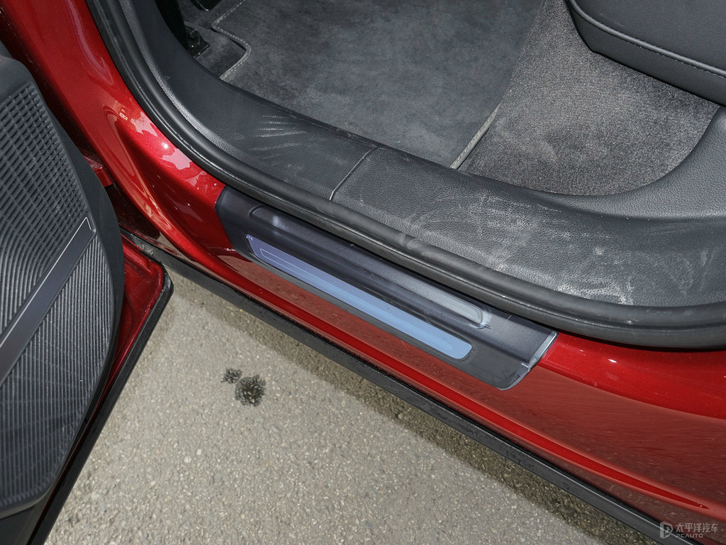 斗牛士紅奧迪Q5L Sportback車廂內(nèi)飾圖片