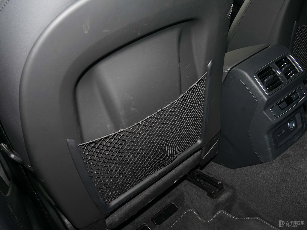 斗牛士紅奧迪Q5L Sportback儲物空間空間圖片