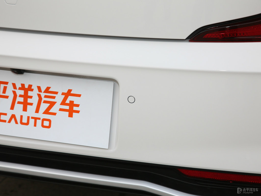極地白名圖車尾外觀圖片