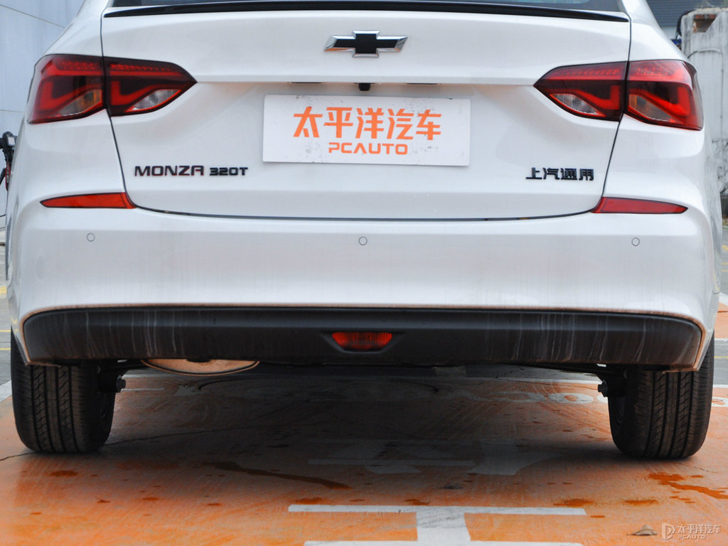 天真白科魯澤車尾外觀圖片