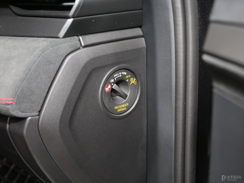 黑領(lǐng)克05車廂內(nèi)飾圖片