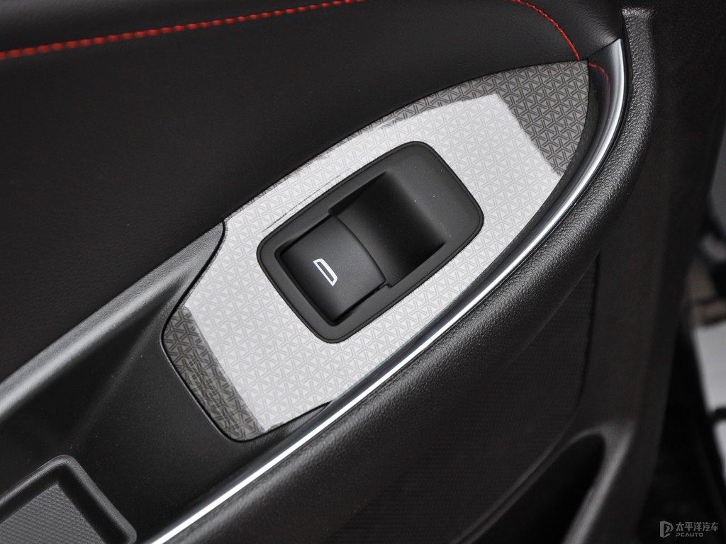 珠光黑邁銳寶XL車廂內(nèi)飾圖片