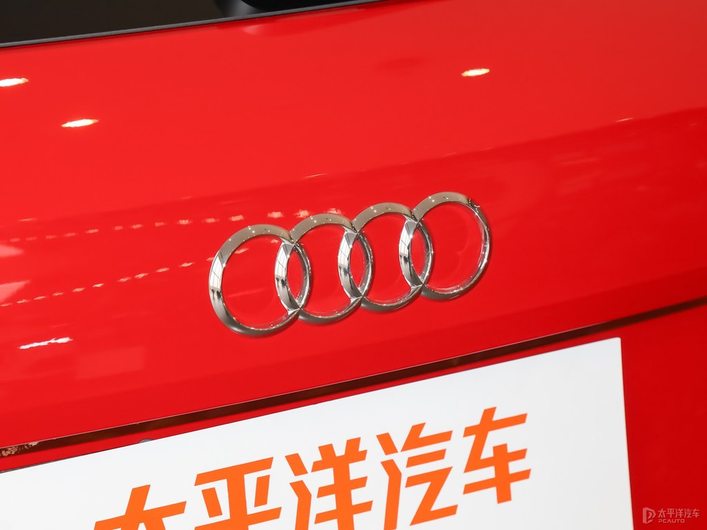 探戈紅奧迪Q2L車尾外觀圖片