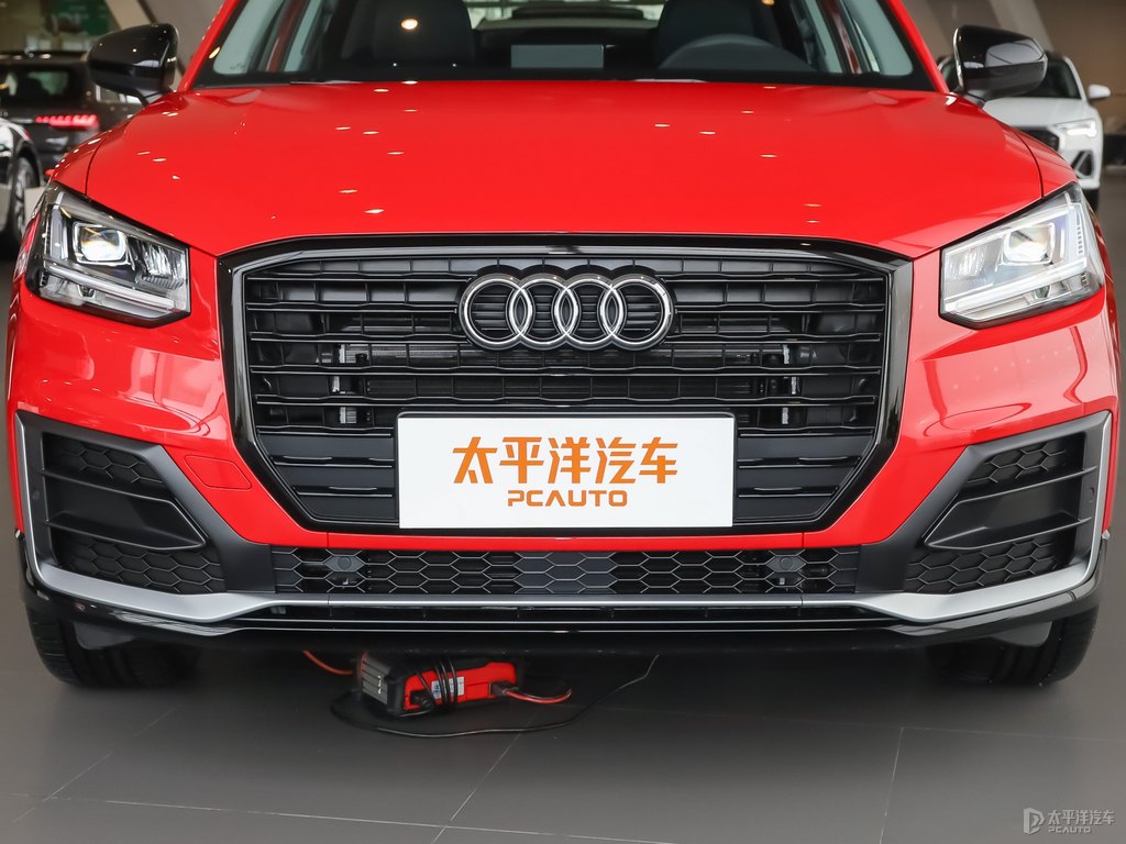 探戈紅奧迪Q2L車頭外觀圖片