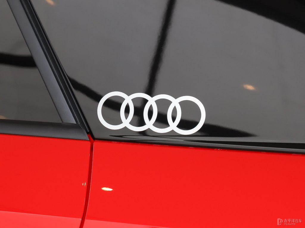 探戈紅奧迪Q2L車身外觀圖片
