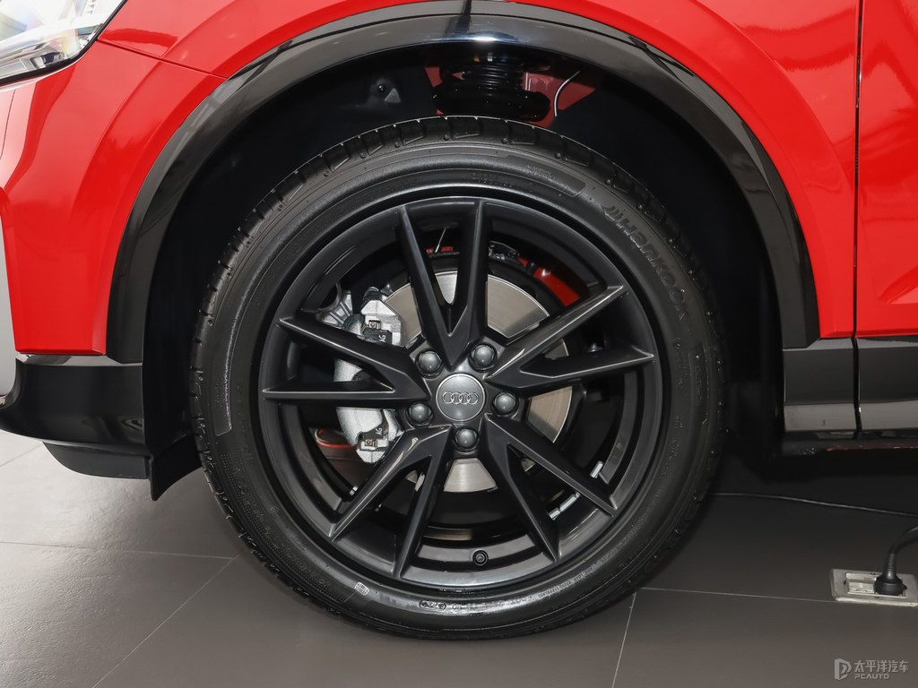 探戈紅奧迪Q2L車身外觀圖片