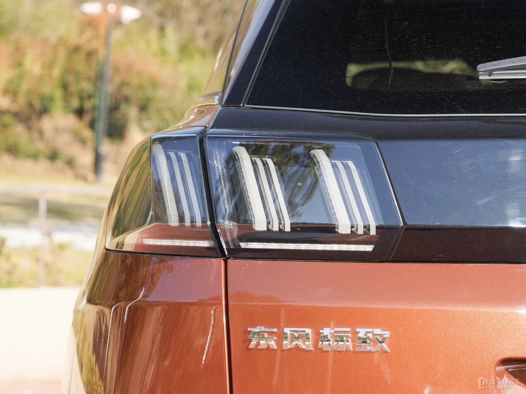 金沙銅標(biāo)致4008車尾外觀圖片