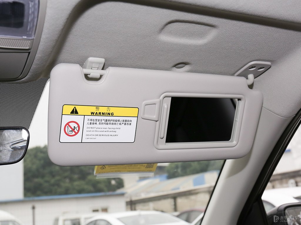 耀夜黑北京現(xiàn)代ix35車廂內(nèi)飾圖片
