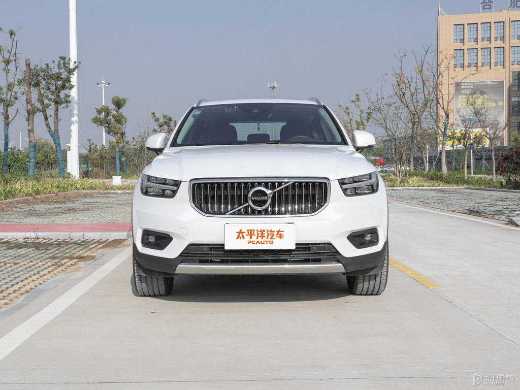 水晶白沃爾沃XC40整車外觀外觀圖片