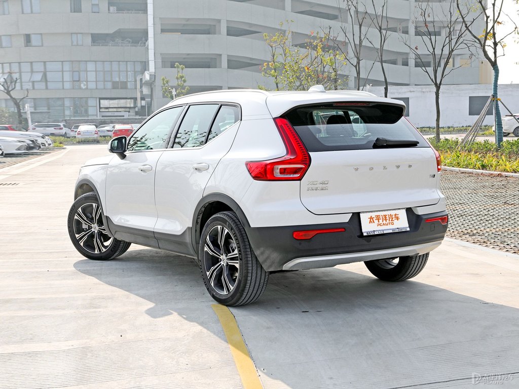 水晶白沃爾沃XC40整車外觀外觀圖片