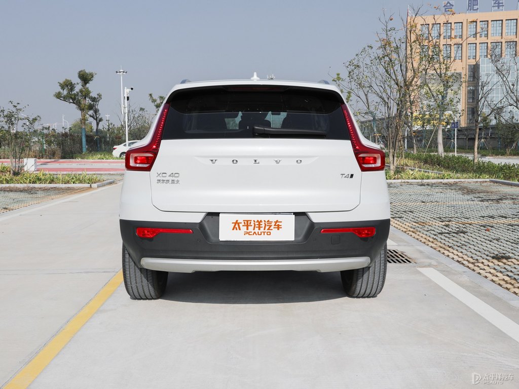 水晶白沃爾沃XC40整車外觀外觀圖片
