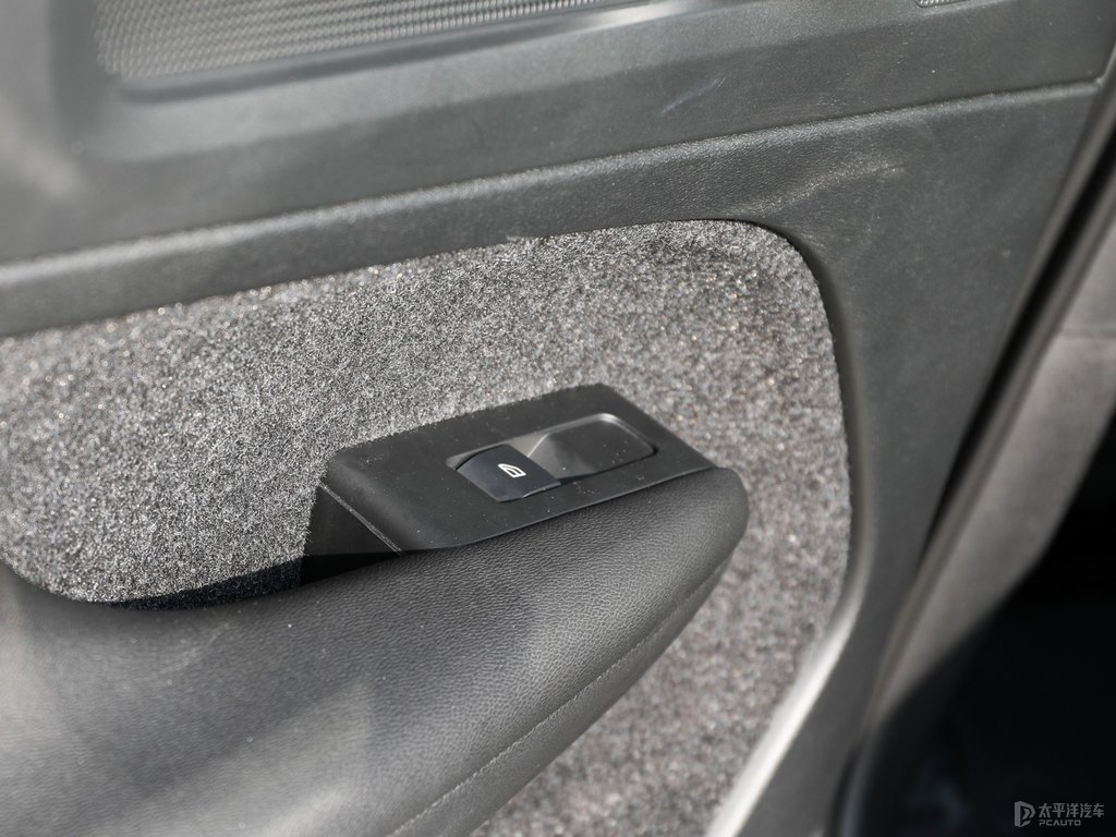 水晶白沃爾沃XC40車廂內(nèi)飾圖片