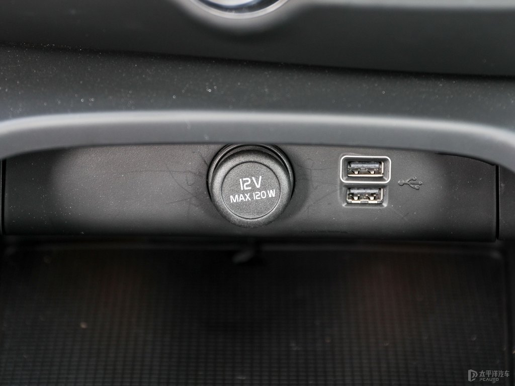 水晶白沃爾沃XC40中控內(nèi)飾圖片