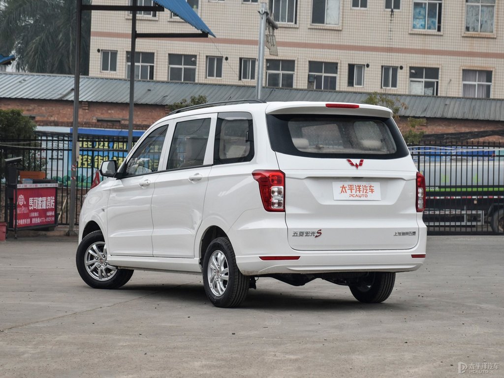 糖果白五菱宏光S整車外觀外觀圖片
