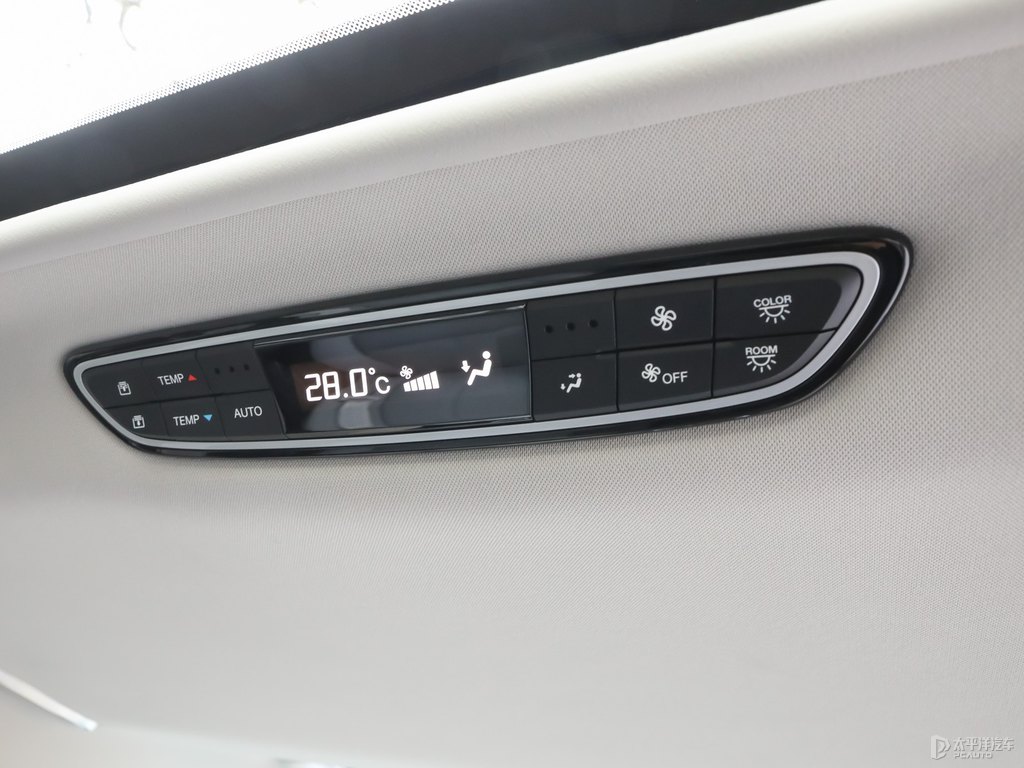 珍珠白傳祺M8車(chē)廂內(nèi)飾圖片