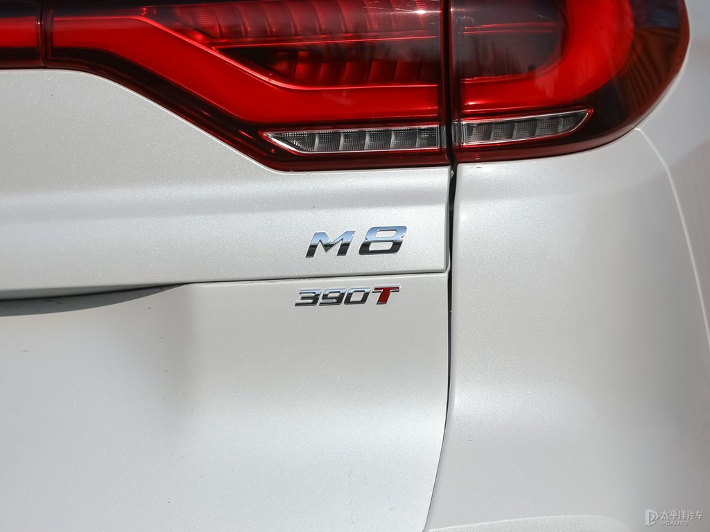 珍珠白傳祺M8車尾外觀圖片