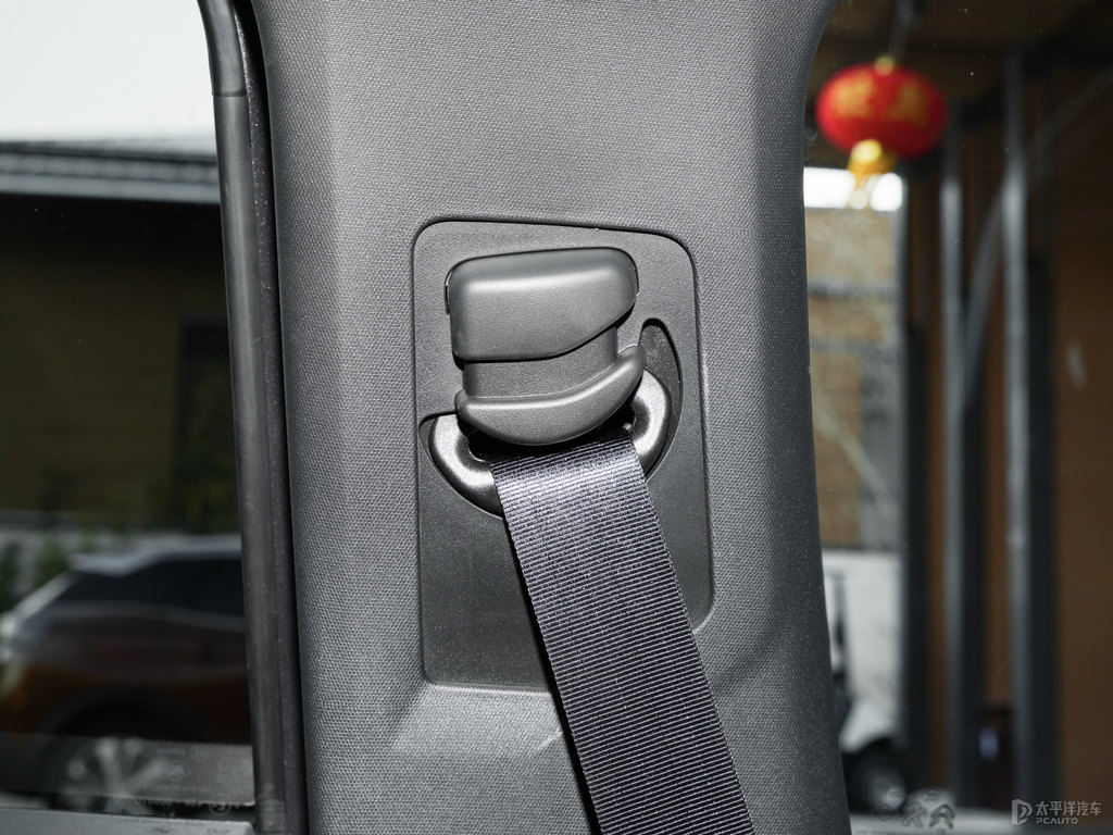 青巖灰標(biāo)致5008車廂內(nèi)飾圖片