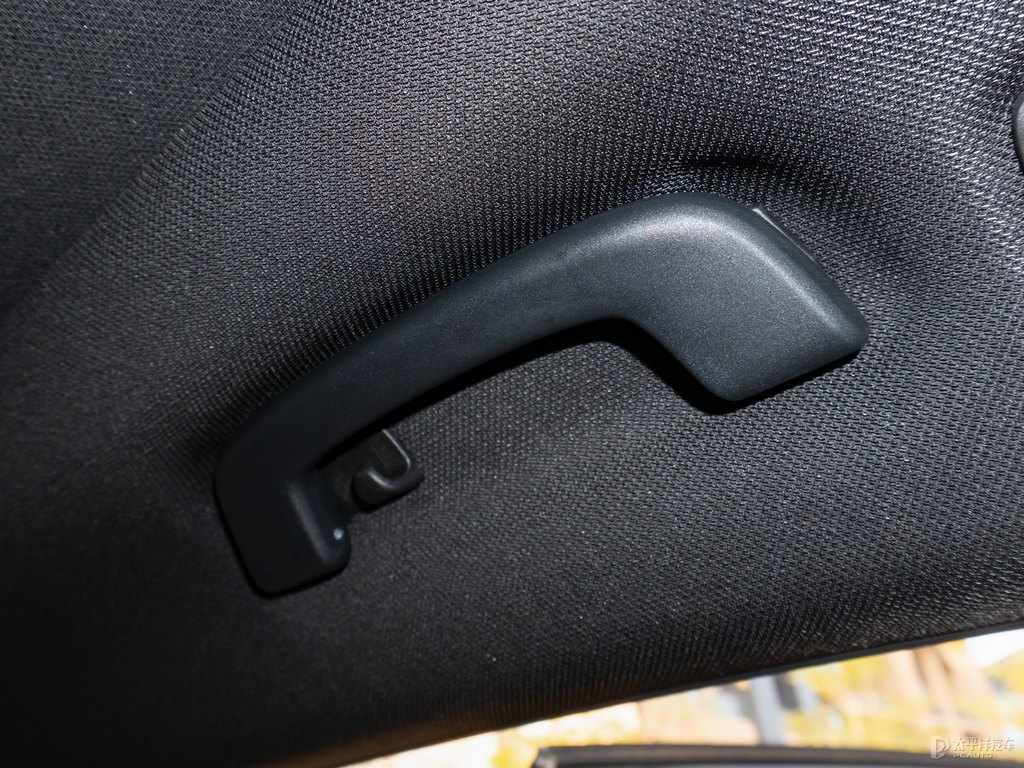 貝爾尼納灰寶馬7系車廂內(nèi)飾圖片