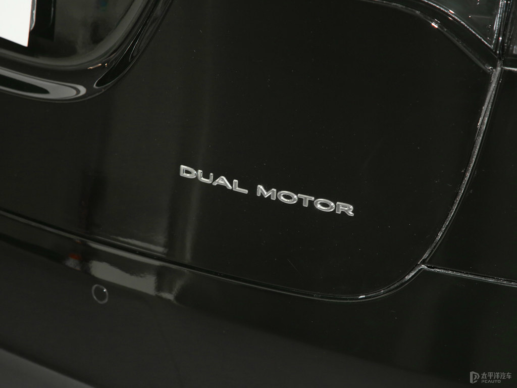 黑色Model X車尾外觀圖片