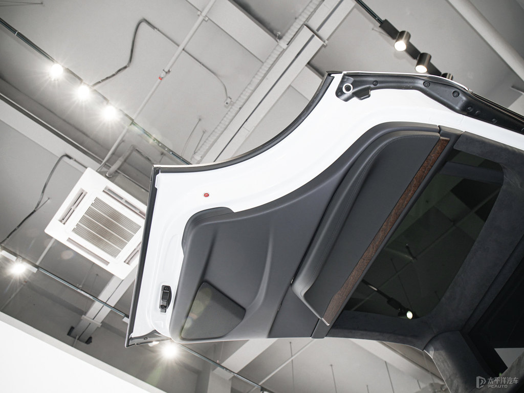 珍珠白Model X車廂內(nèi)飾圖片
