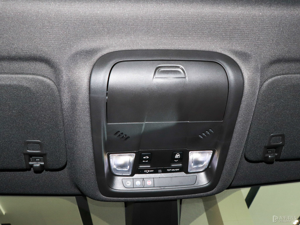 日蝕藍昂科旗車廂內(nèi)飾圖片