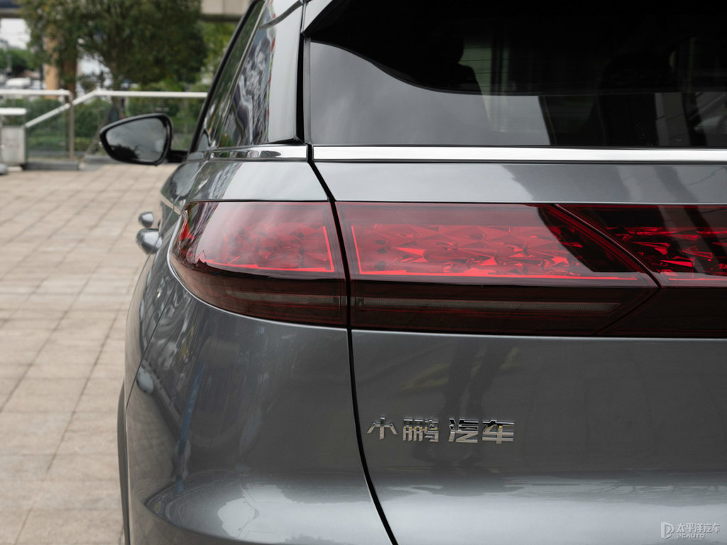 冷峻灰小鵬G3車尾外觀圖片