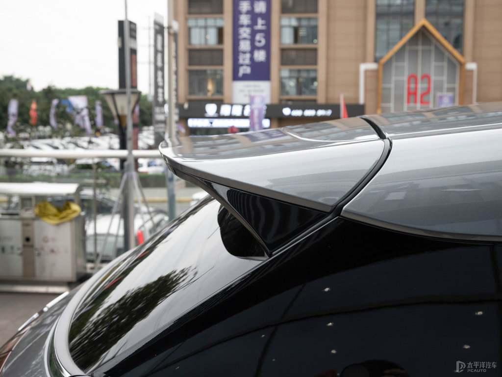 冷峻灰小鵬G3車尾外觀圖片