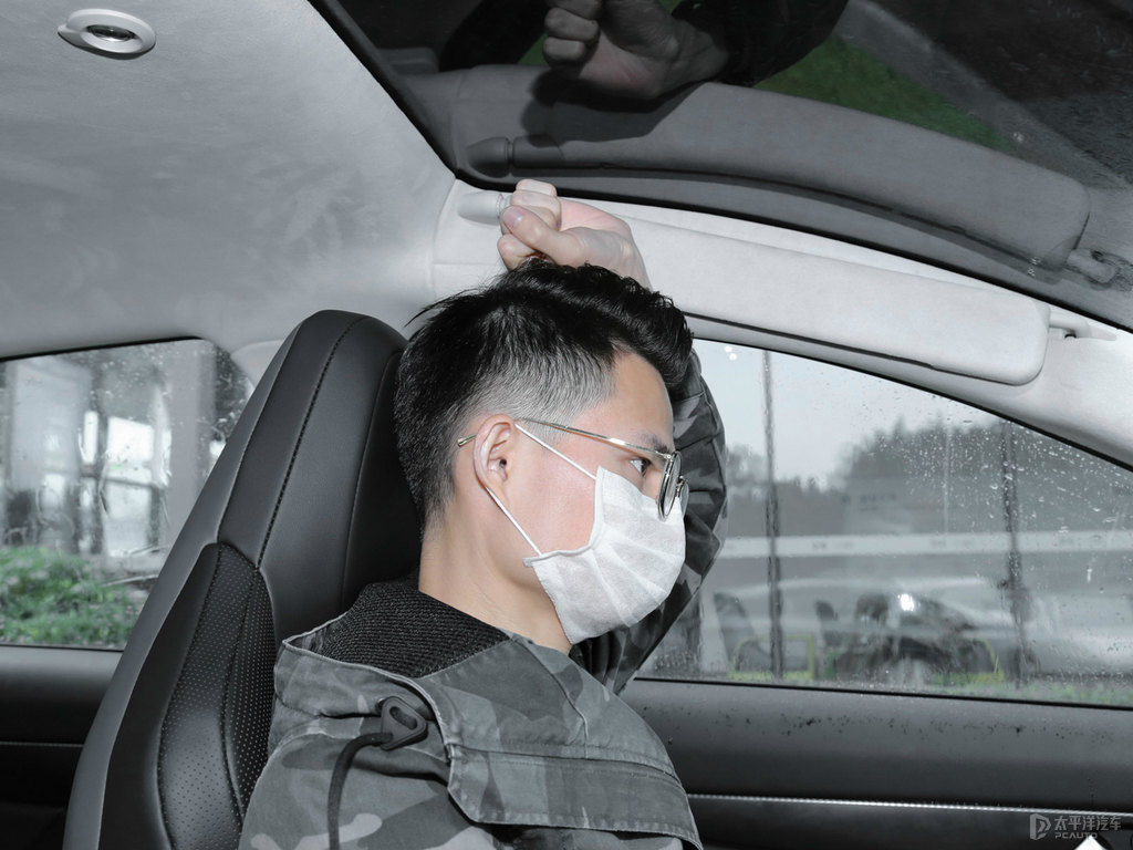 冷峻灰小鵬G3駕乘空間空間圖片