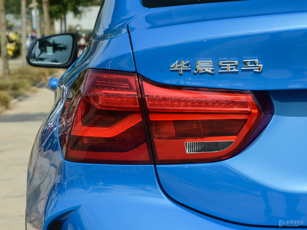 天際藍(lán)寶馬1系車尾外觀圖片