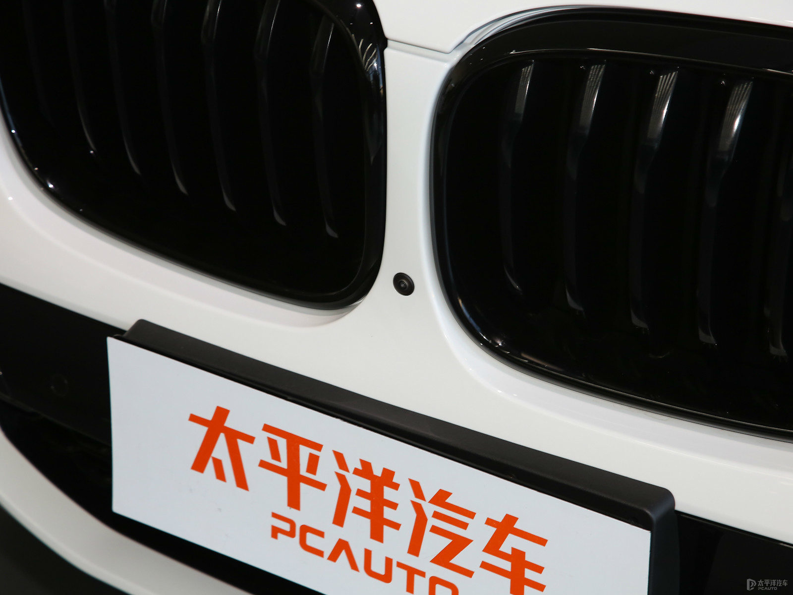 寶馬X4外觀高清大圖