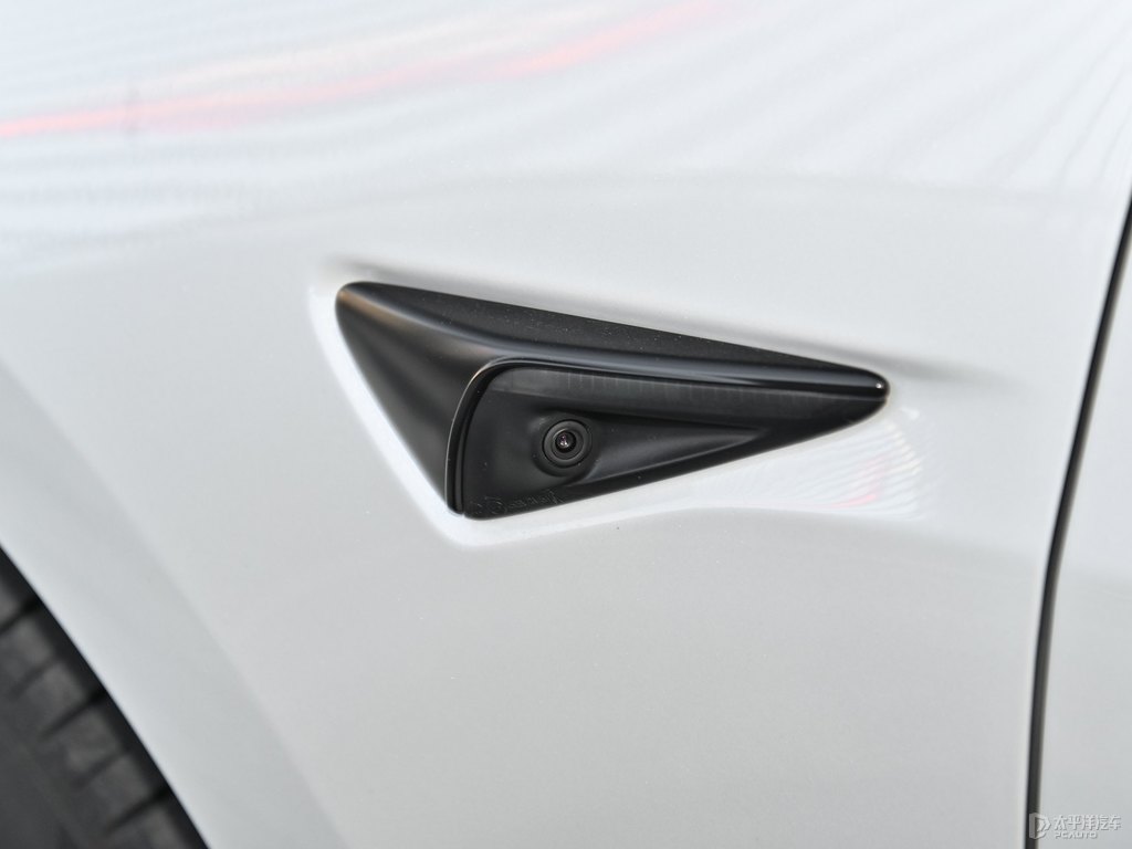 珍珠白Model 3車身外觀圖片