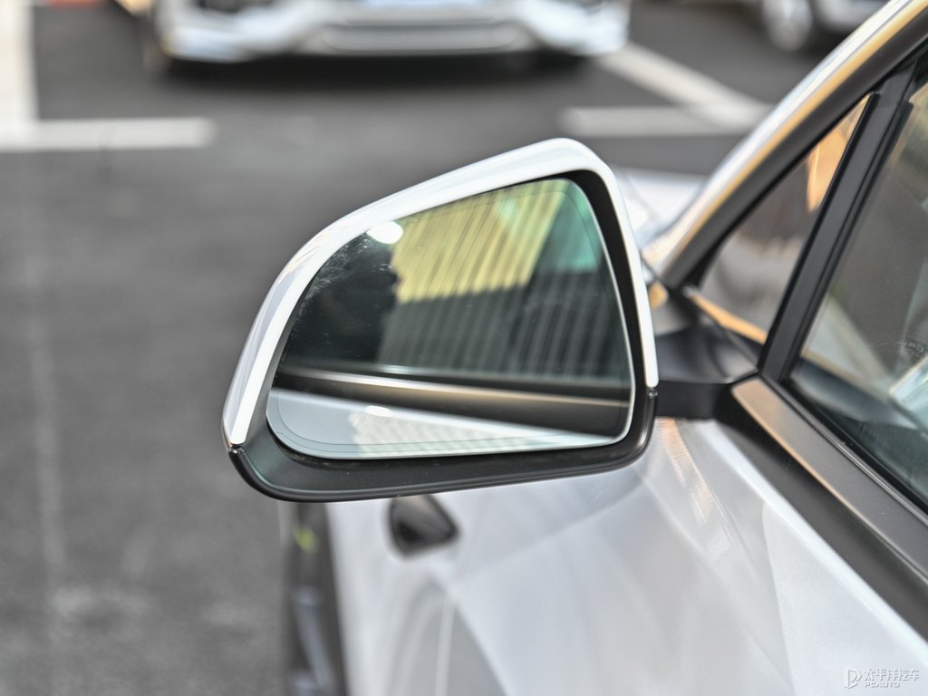 Model 3܇^DƬ