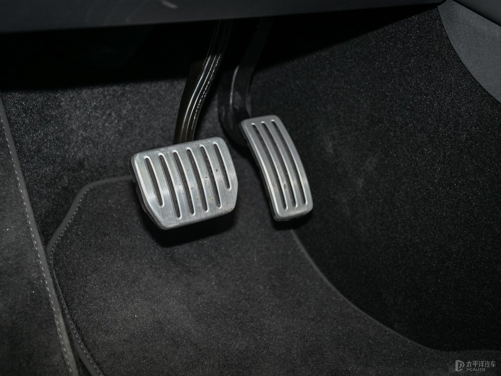 珍珠白Model 3中控內(nèi)飾圖片