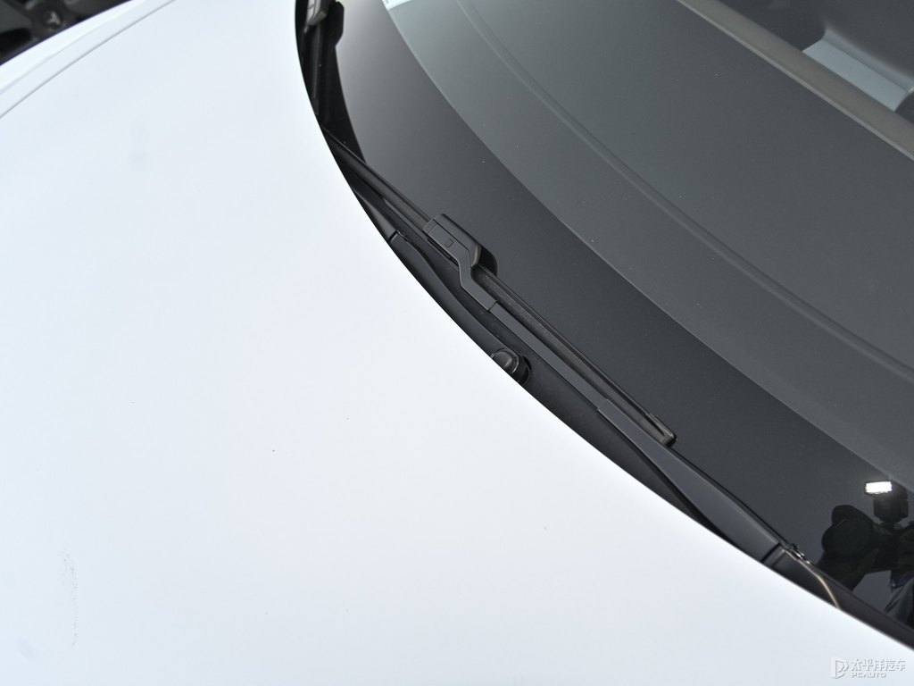 珍珠白Model 3車(chē)身外觀圖片