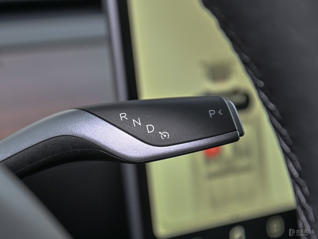 珍珠白Model 3中控內(nèi)飾圖片