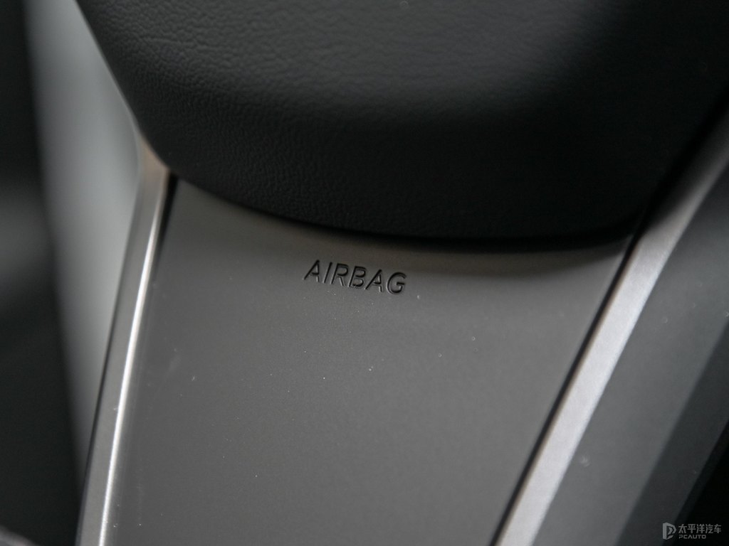 珍珠白Model 3中控內(nèi)飾圖片