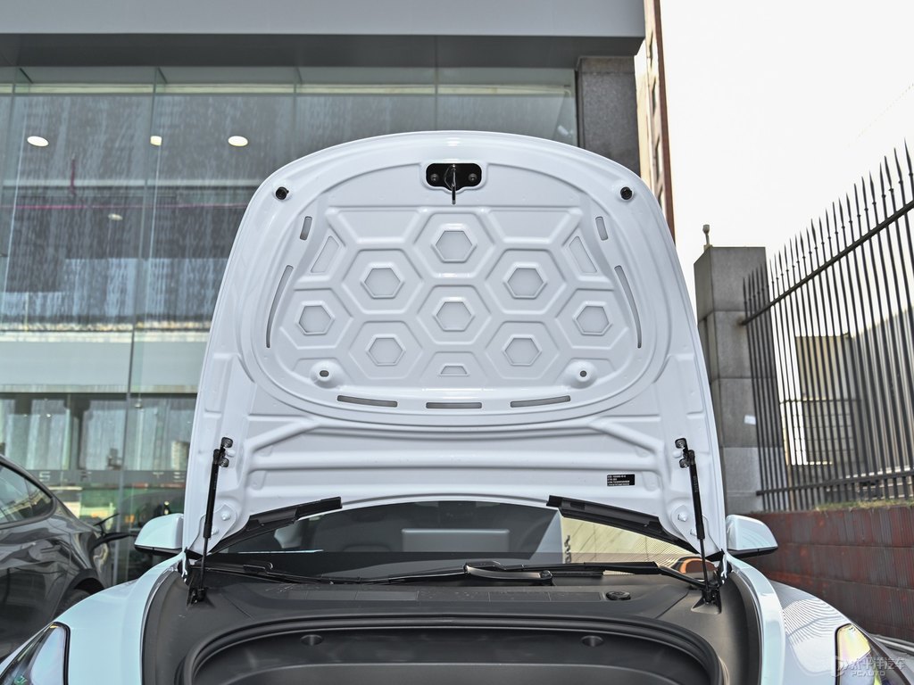 珍珠白Model 3儲物空間空間圖片