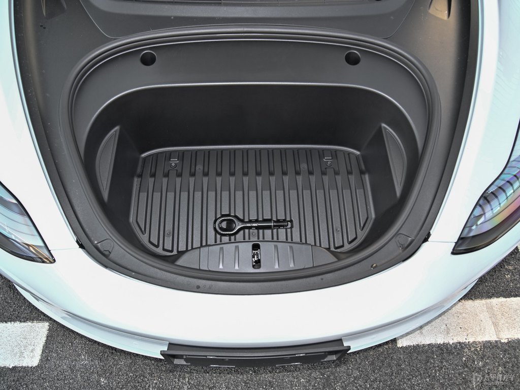 珍珠白Model 3儲物空間空間圖片