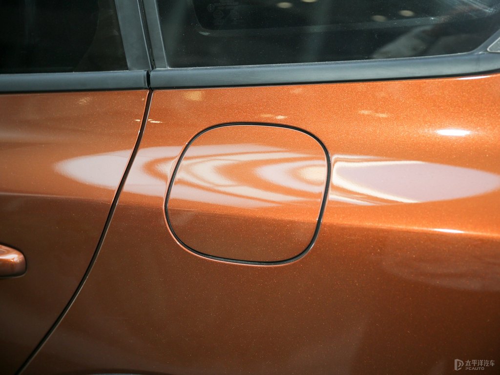 民謠棕福克斯車(chē)身外觀圖片