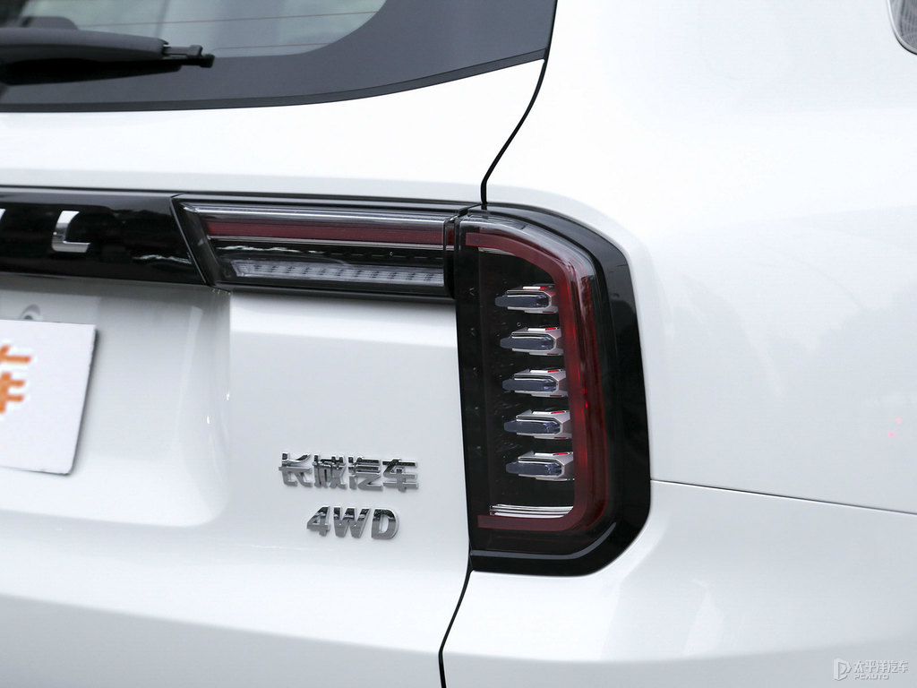 白狗哈弗大狗車尾外觀圖片