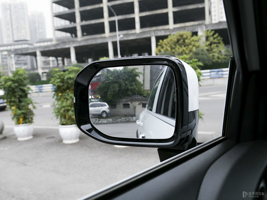 白狗哈弗大狗車身外觀圖片