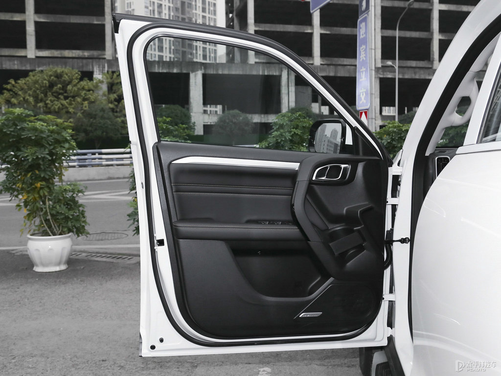 白狗哈弗大狗車廂內(nèi)飾圖片